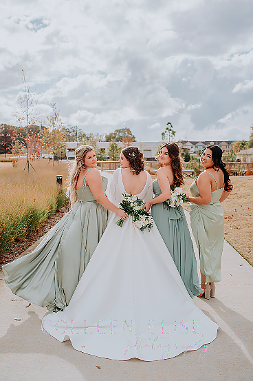 Outdoor Bridesmaid Photos
