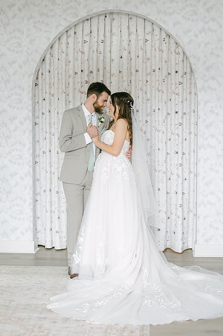 Sweet Bride and Groom Photos