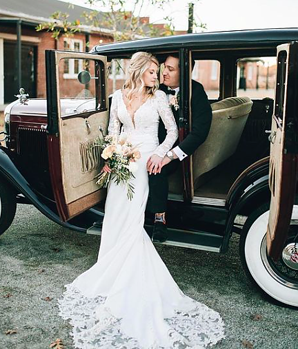 WeddingPhotoswithOldCar
